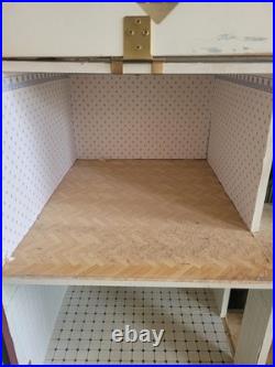 112 Scale Wooden Beeches Georgian-style Dolls House Inc basement. Unfinished