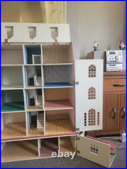 112 Scale Wooden Beeches Georgian-style Dolls House Inc basement. Unfinished