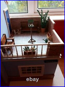 1/12th Scale Collectors Wooden Dolls House/Shop. All accessories included