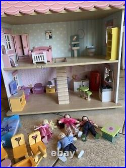 ABGee Wooden Country Dolls House Play Set