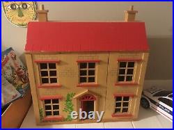 Beautiful Large Wooden Dolls House, 6 Rooms completly furnished