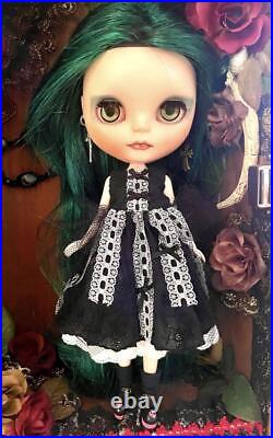 Blythe Doll With Wooden House