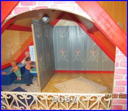 Dolls House / Never Used / Can Be Dismantled