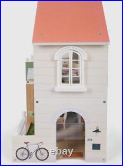Dolls house By Small Foot Urban Villa BNIB STUNNING