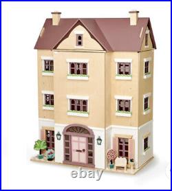 Fantail Hall Doll House brand new wooden house only need to assemble all boxed