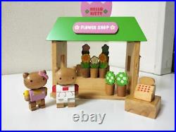 Hello Kitty 4 Wooden Dolls Including Daniel Flower Shop