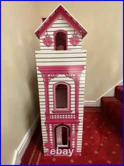 KidKraft Amelia Wooden Dolls House with Furniture and Accessories Included