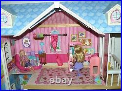 KidKraft My Dreamy Sturdy Wooden Doll House with car & 4 dolls