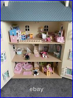 La You Van Wooden Doll House + Furniture