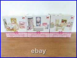 Le Toy Van Mayberry Manor Wooden Dolls House (H118) plus 4 x Furniture Sets