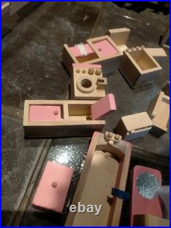 Le Van Toy 3 Storey Children's Dolls House With Bundle x 36 Additional Pieces Le Van Toy 3 Storey Children's Dolls House With Bundle x 36 Additional Pieces