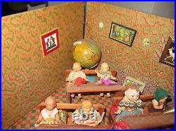 Old school dollhouse cardboard classroom with 7 dolls + teacher 41x33x22