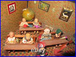 Old school dollhouse cardboard classroom with 7 dolls + teacher 41x33x22