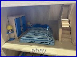 Pintoy Wooden Marlborough Dolls House With Furniture And Dolls