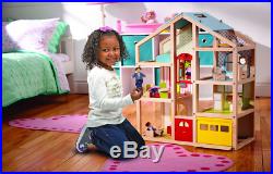 Premium Wooden Dollhouse With 3 Play People & 15 Pcs Of Furniture Melissa & Doug