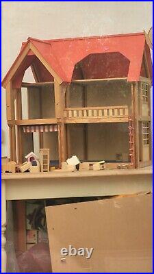 Selecta SPIELZEUG large doll house, Condition is Used. 80 x 80 x 55