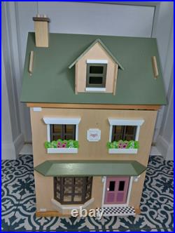 Tender Leaf Toys Foxtail Villas Wooden Dolls House