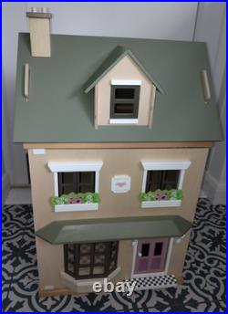 Tender Leaf Toys Foxtail Villas Wooden Dolls House Tender Leaf Toys Foxtail Villas Wooden Dolls House