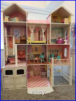 VERY LARGE KIDKRAFT COUNTRY ESTATE WOODEN DOLLS HOUSE 138x119 COLLECTION ONLY