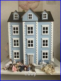 Victorian Styled Blue Wooden Dolls House 9 Rooms collectable Piece With Dolls