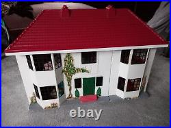 Vintage 1950s Wooden Dolls House Metal Fronted 6 Rooms