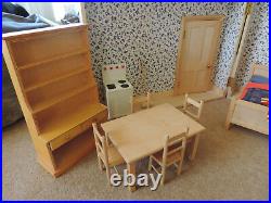 Vintage Dolls House/Wooden Fold Out Room from'Tridias' circa 1970's