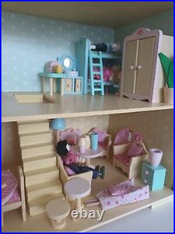 Wooden Le Toy Van Dolls House With Full Furniture Set And Dolls