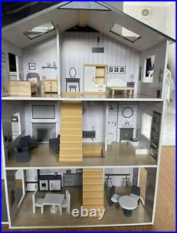 Wooden doll house accessories