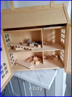 Wooden dolls house furniture assorted Bundle. Good Condition